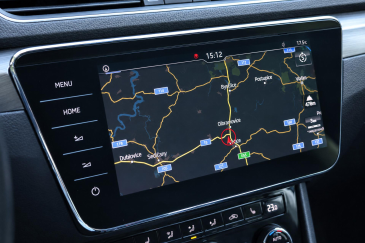 Škoda Superb 2,0 TDI DSG 110kW Style Navi