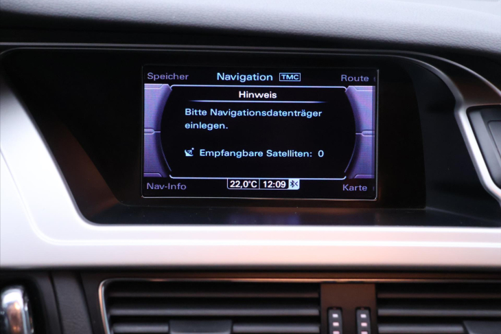 Audi A4 2,0 TDI 105kW S-line Navi Xenon