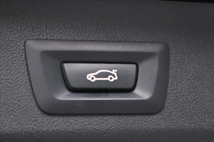 BMW Řada 5 2,0 520d Aut 140kW Luxury Line