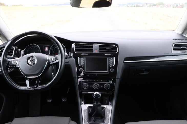 Volkswagen Golf 1,4 TSI 110kW Highline Navi