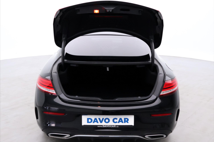 Mercedes-Benz Třídy C 2.0 300d 180kW 4Matic CZ DPH