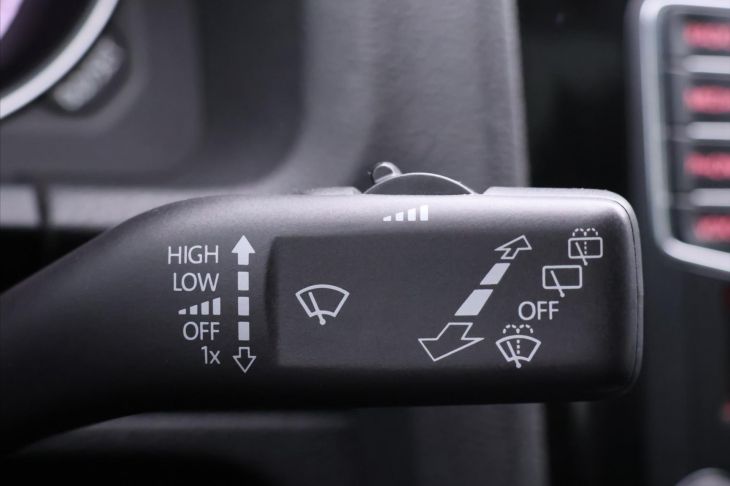 Volkswagen Scirocco 2,0 TDI 110kW DSG R-Line Xenon