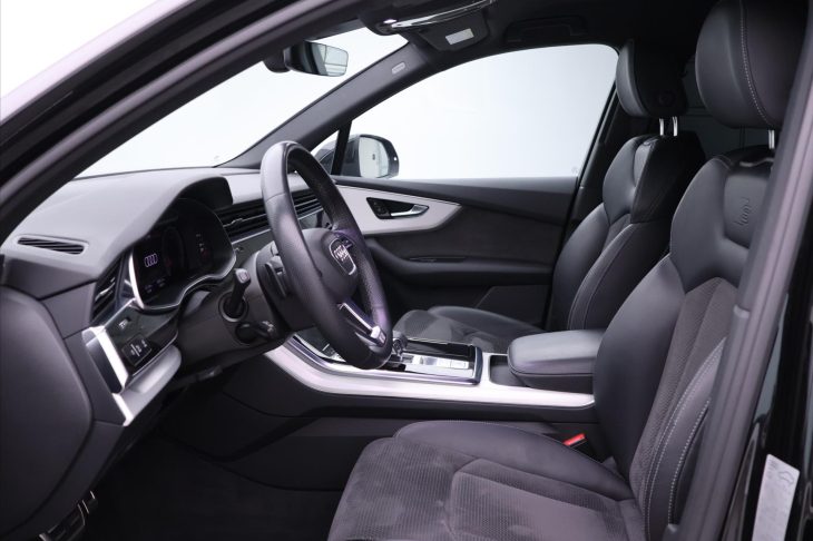 Audi Q7 3,0 TDI 210kW S-line CZ 1 Maj