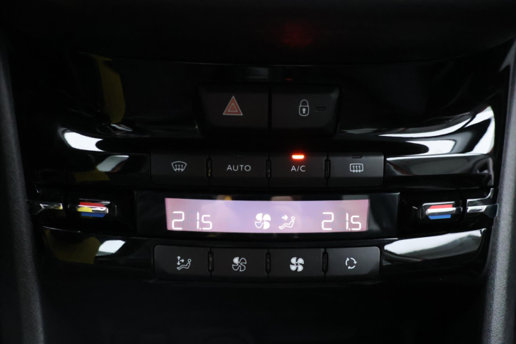 Peugeot 2008 1,2 PureTech 60kW CZ Tempo