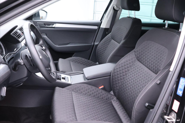 Škoda Superb 2,0 TDI 110kW DSG Navi DPH