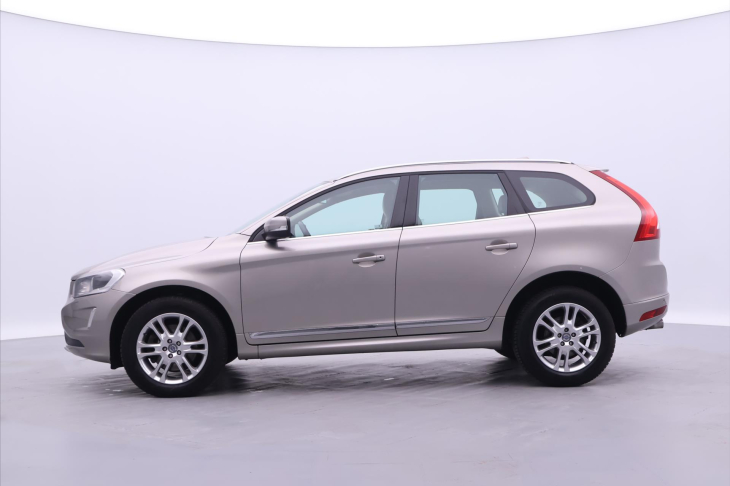 Volvo XC60 2,0 D3 100kW Summum Serv.Kniha