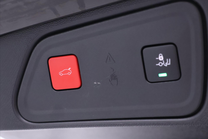 Peugeot 3008 1,6 PureTech 133kW Automat GT