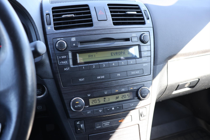 Toyota Avensis 2,2 D-4D 110kW Xenon Kessy