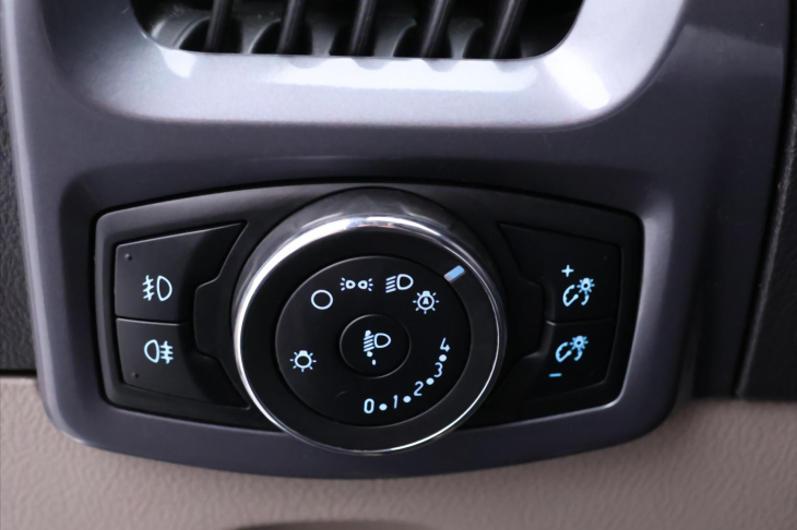 Ford Tourneo Custom 2,0 TDCI 125KW 8-Míst Long DPH