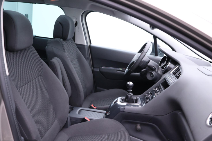 Peugeot 5008 1,6 HDI 120k CZ Allure 7-Míst