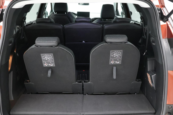 Peugeot 5008 1.2 PT 96kW Allure 7-Míst DPH
