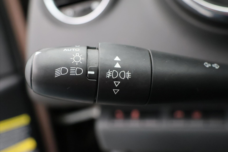 Peugeot 5008 1,6 HDI 88kW Allure 7-Míst DPH