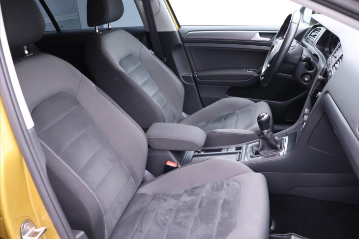 Volkswagen Golf 1,4 TSI 92kW CZ Highline LED