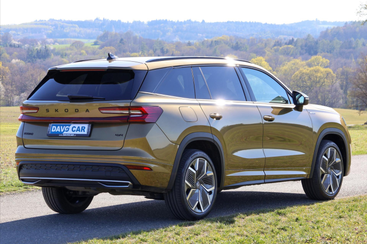 Škoda Kodiaq 2,0 TDI DSG 4x4 Sportline 7-Míst