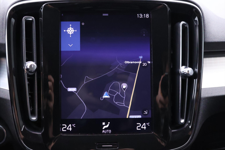 Volvo XC40 2,0 T4 Drive-E Momentum AWD CZ