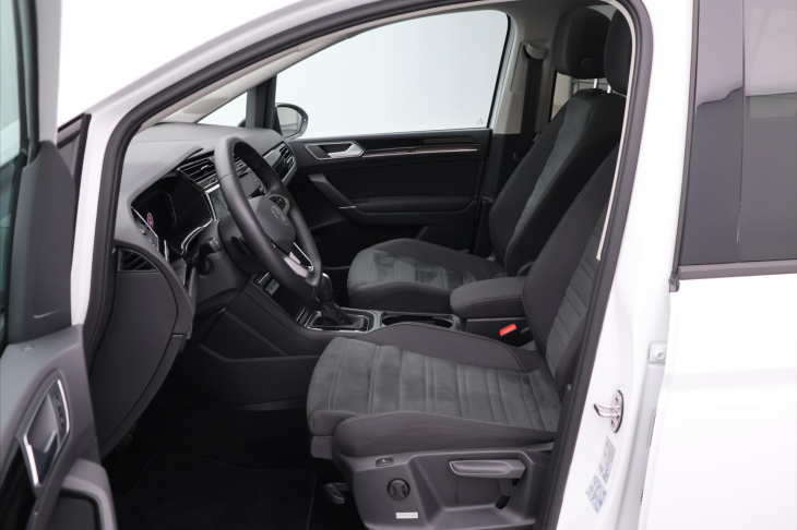 Volkswagen Touran 2,0 TDI DSG R-Line 1.Maj DPH