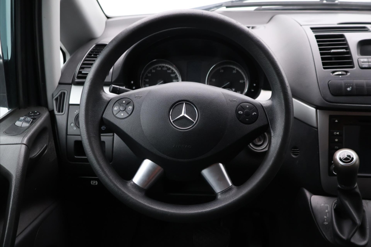 Mercedes-Benz Vito 3,0 165 kW, 6 míst, Automat