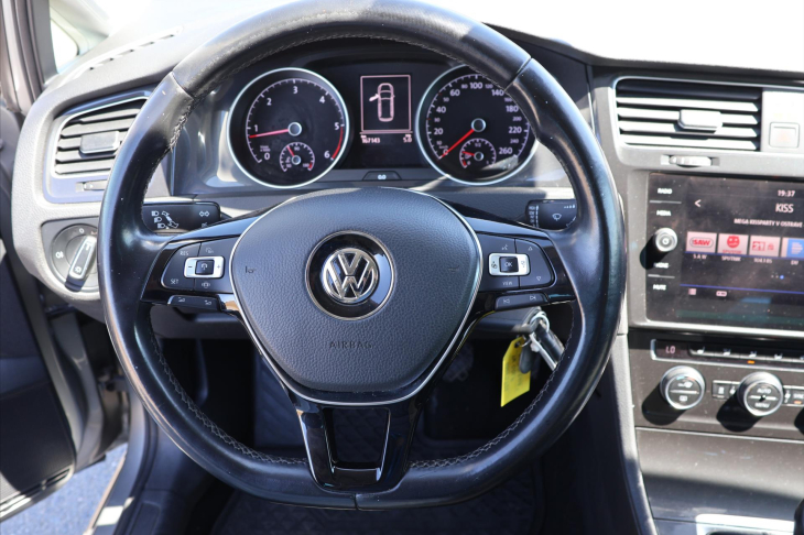 Volkswagen Golf 1,6 TDI LED DPH 1.Maj. Tažné