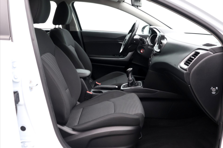 Kia Ceed 1,4 i 73 kW Exclusive CZ DPH