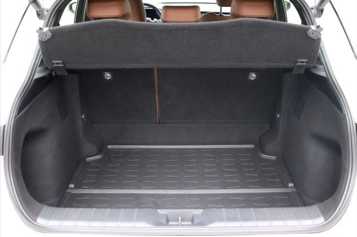 Lexus LBX 1,5 HEV Relax FWD 67kW CZ