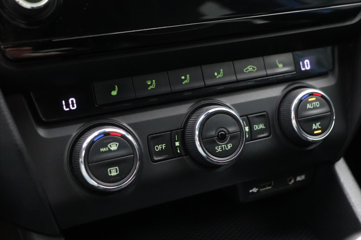 Škoda Octavia 2,0 TDI 135kW RS CR Aut.klima