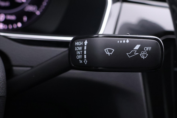 Volkswagen Arteon 2,0 TDI 140KW DSG LED Navi CZ