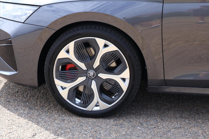 Škoda Octavia 2,0 TSI DSG RS DPH 1.maj CZ