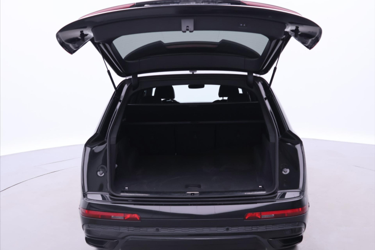 Audi Q7 3,0 50TDI 210kW S line CZ DPH