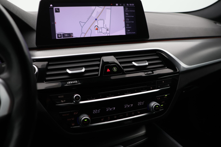 BMW Řada 5 3,0 530d xDrive 195kW M-paket