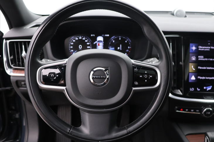 Volvo V60 2,0 145kW D4 4x4 DPH Cross Country