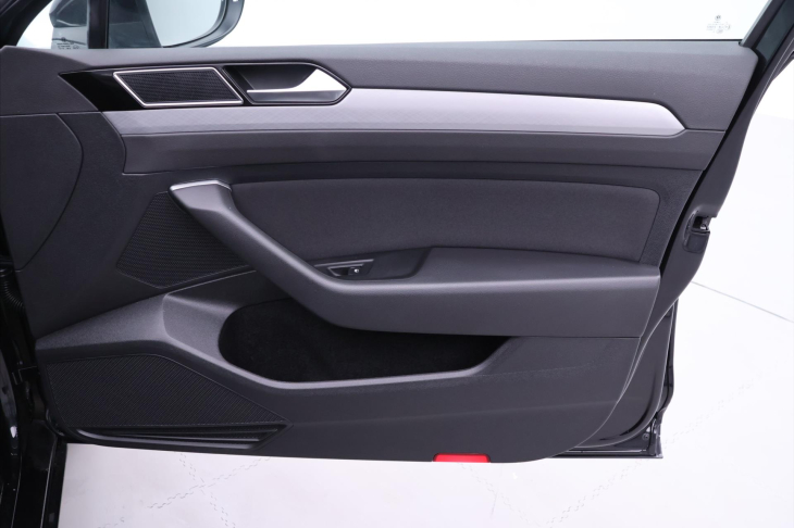 Volkswagen Passat 2,0 TDI 110kW DSG Matrix Virtual