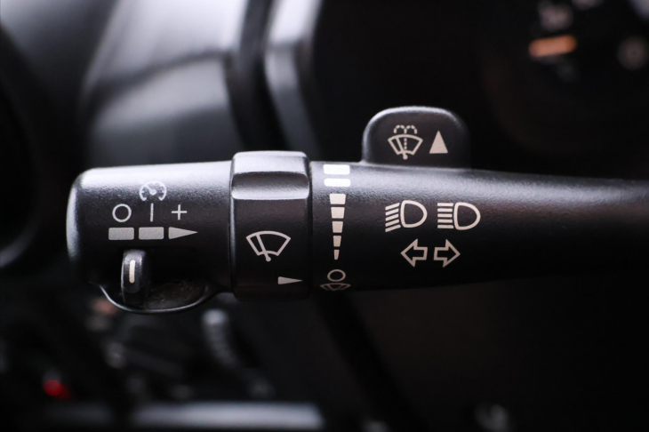 Hummer H2 6,0 i 237kW Automat 4x4 Kůže