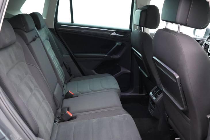 Volkswagen Tiguan 2,0 TDI 110kW DSG R-line DPH