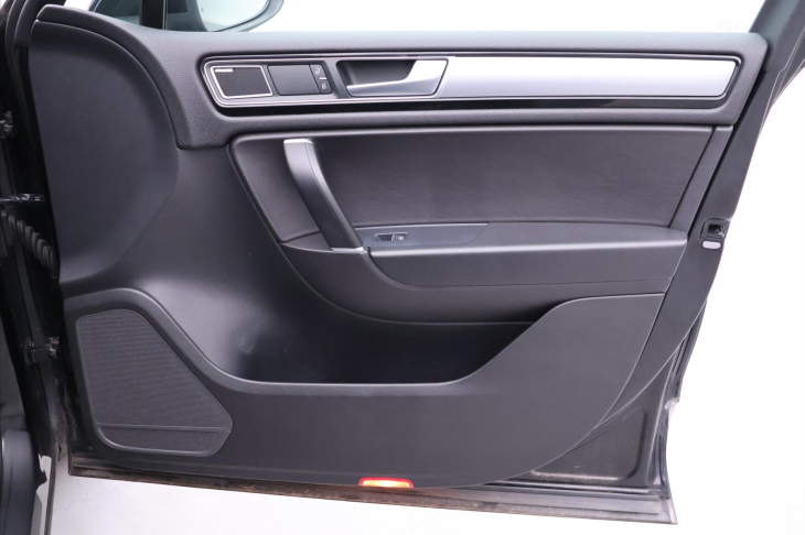 Volkswagen Touareg 3,0 TDI 193kW DSG R-line 4M