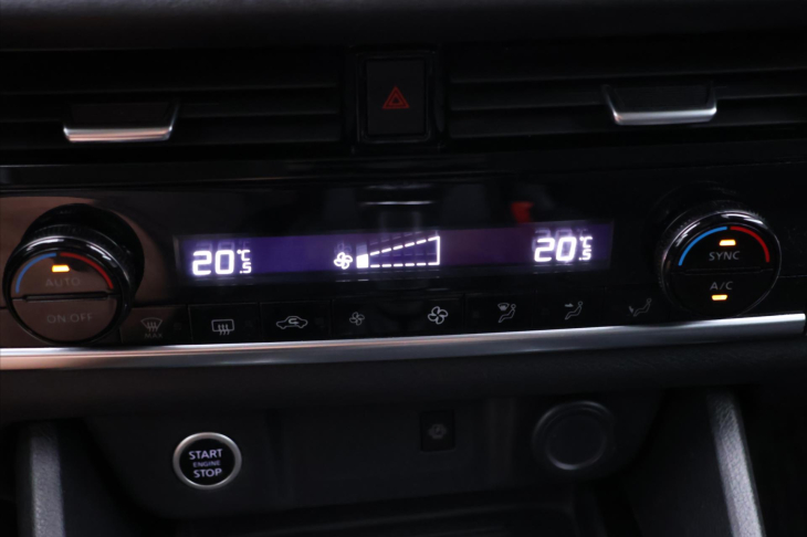 Nissan Qashqai 1,3 DIG-T MHEV Business Tažné