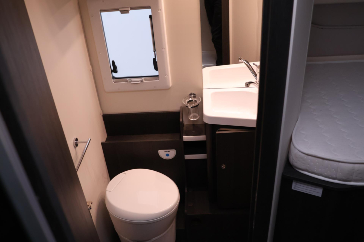 Ford Transit 2,0 CI MAGIS 84 XT CZ 1.MAJ. DPH