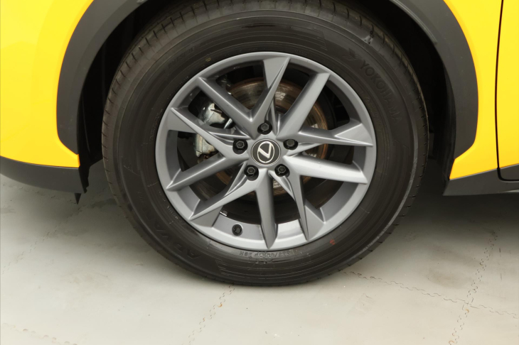 Lexus LBX 1,5 HEV FWD 100kW CZ 1.Maj