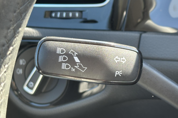 Volkswagen Golf 1,4 TSI 90kW DSG Highline Xenon