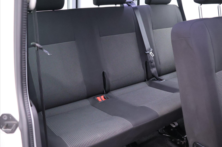 Volkswagen Transporter 2,0 TDI 81kW Klima 8-míst DPH