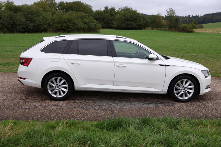 Škoda Superb 2,0 TDI DSG Style+  Navi ACC