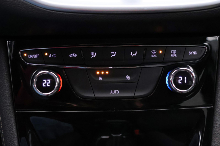 Opel Astra 1,4 T 110kW Aut. Innovation CZ