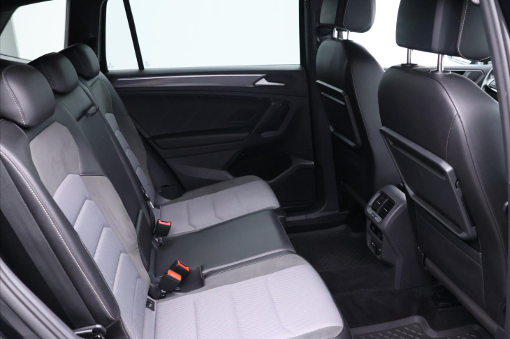 Volkswagen Tiguan Allspace 2,0 TDI DSG 4M R-Line Black DPH