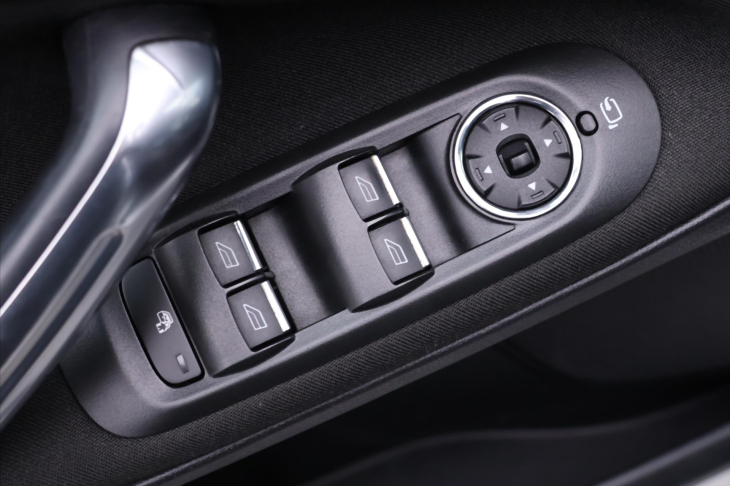 Ford S-MAX 2,0 TDCi 103kW Klima Navi CZ