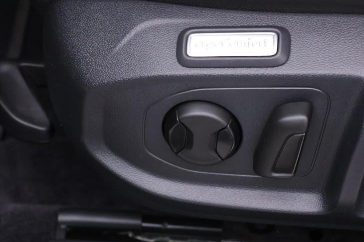 Volkswagen Arteon 2,0 TDI 140KW R-LINE DSG CZ