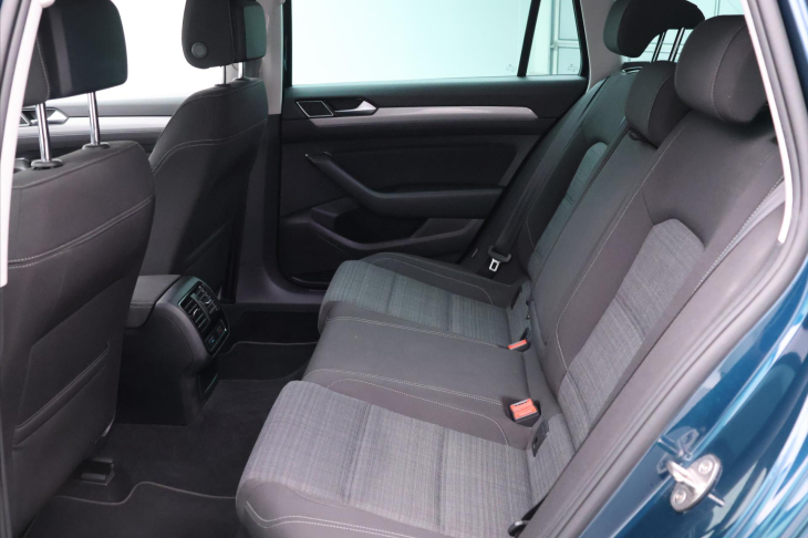 Volkswagen Passat 1,5 TSI 110kW CZ Business LED