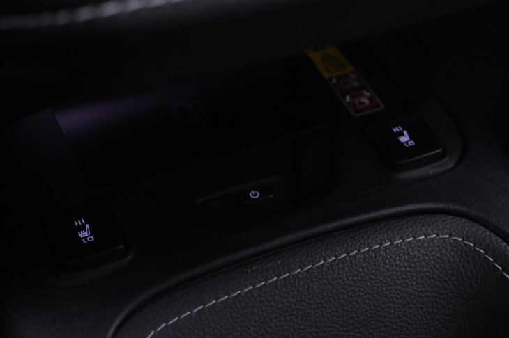 Toyota Corolla 2,0 HEV CZ Executive Sport DPH