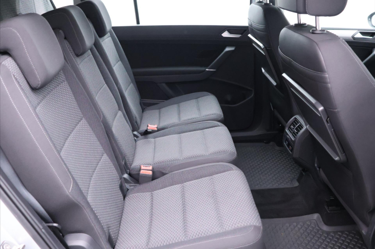 Volkswagen Touran 2,0 TDI 110kW DSG 1.Maj DPH