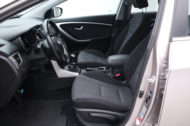 Hyundai i30 1,6 CVVT 88kW CZ 1.Maj