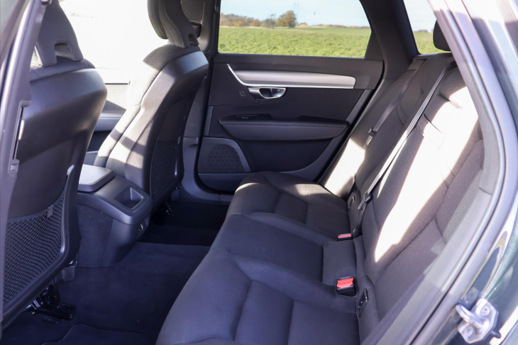 Volvo V90 2,0 110kW ALU Tažné Serviska