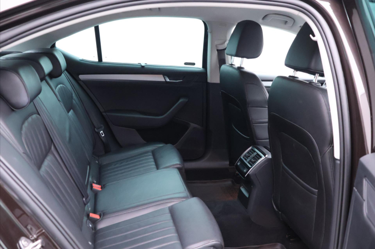 Škoda Superb 2,0 TDI 110kW DSG Style Plus